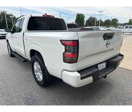 2023 Nissan Frontier SV is a White 2023 Nissan frontier SV Truck in Greer SC
