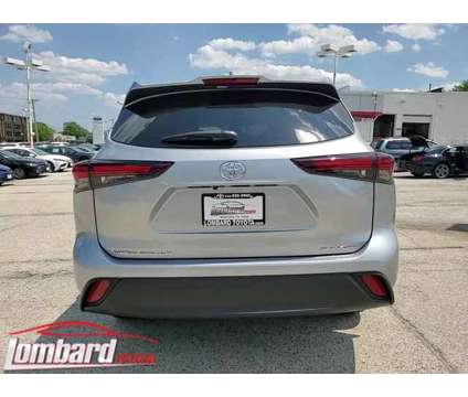 2024 Toyota Highlander XLE is a Silver 2024 Toyota Highlander XLE Car for Sale in Lombard IL