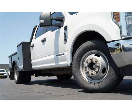 2019 Ford Super Duty F-350 DRW is a White 2019 Ford Car for Sale in Georgetown TX