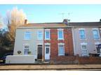3 bedroom terraced house for sale in Radnor Street, Town Centre, SN1