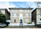 2 bed flat to rent in Shooters Hill Road, SE3, London