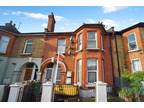 2 bedroom flat for sale in Markhouse Road, London, E17