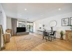 Reliance Wharf, Hertford Road, London 3 bed flat for sale -