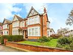 1 bedroom property for sale in York Road, Southend-on-Sea, Esinteraction, SS1