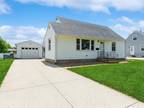 1107 30th St NE, Cedar Rapids, IA 52402