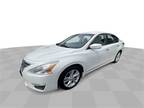 Used 2014 Nissan Altima 2.5 SV