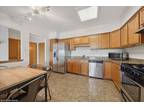 Condo For Sale In Des Plaines, Illinois