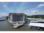 Lake Ozark 3BR 3BA, Wake up to breathtaking views in this