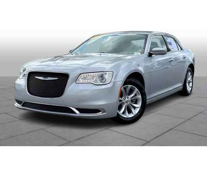 2022UsedChryslerUsed300UsedRWD is a Silver 2022 Chrysler 300 Model Car for Sale in Gulfport MS