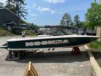 1999 Moomba Bateau Outback OpenDeck Ski Boat avec moteur PCM Boat for Sale