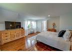 Home For Rent In Port Jefferson, New York