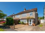 4 bedroom semi-detached house for sale in Hitchings Way, Reigate, RH2