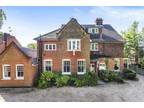 2 bed flat for sale in Hillside, BR1, Bromley