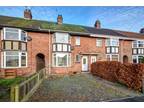 East Ella Drive, Hull, East Yorkshire, HU4 3 bed terraced house to rent -