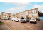2 bed flat for sale in Riseley Road, SL6, Maidenhead