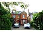 2 bed flat to rent in Courtfield Gardens, W13, London