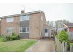 3 bedroom semi-detached house for sale in Foxwood Close, Banbury, OX16