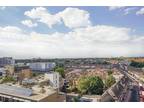 2 bed flat for sale in High Street, TW3, Hounslow