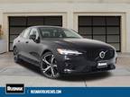 2024 Volvo S60 B5 Plus Dark Theme