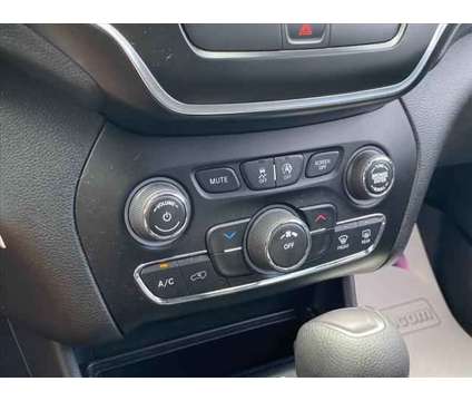 2019 Jeep Cherokee Latitude 4x4 is a White 2019 Jeep Cherokee Latitude Car for Sale in Princeton WV