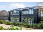 3 bedroom detached house for sale in The Fairway, Ashwells Road, Pilgrims Hatch