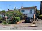 4 bedroom detached house for sale in Chase Ridings, Enfield, EN2