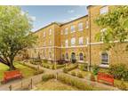 2 bedroom flat for sale in Chaucer House, Hilda Road, Southall, UB2 4FN, UB2