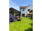 3 bedroom semi-detached house for sale in Pavilion Drive, Leigh-on-sea, SS9