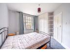 2 bed flat to rent in Reform Street, SW11, London