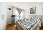 2 bed flat for sale in New Providence Wharf, E14, London