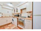 2 bed flat to rent in Coningham Road, W12, London