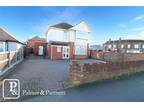4 bedroom detached house for sale in Foxhall Road, Ipswich, Suffolk, IP3