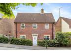3 bedroom detached house for sale in Harwood Close, Codmore Hill, RH20