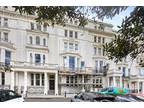 Palmeira Square, Hove, East Susinteraction, BN3 1 bed flat for sale -