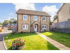 4 bedroom detached house for sale in Old School Close, Petworth, GU28