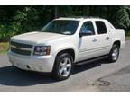 2013 Chevrolet Avalanche White, 68K miles