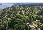 Home For Sale In Lake Forest Park, Washington