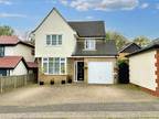 5 bedroom detached house for sale in Highland Grove, Billericay, CM11