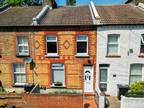Raphael Road, Gravesend, Kent, DA12 2 bed terraced house for sale -