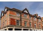 2 bed flat for sale in Foster House, RM1, Romford