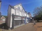 2 bed flat to rent in Market Square, HP5, Chesham