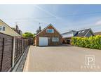 3 bedroom chalet for sale in Thorpe Road, Kirby Cross, Frinton-On-Sea, CO13