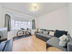 2 bed flat for sale in Vancouver Road, HA8, Edgware