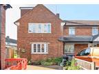 6 bed house for sale in Chippenham Close, HA5, Pinner