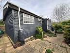 2 bed property for sale in The Elms, IG10, Loughton