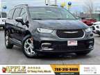 2023 Chrysler Pacifica Limited 25638 miles