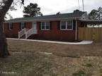 Single Family Residence - Hubert, NC 460 Sandridge Rd