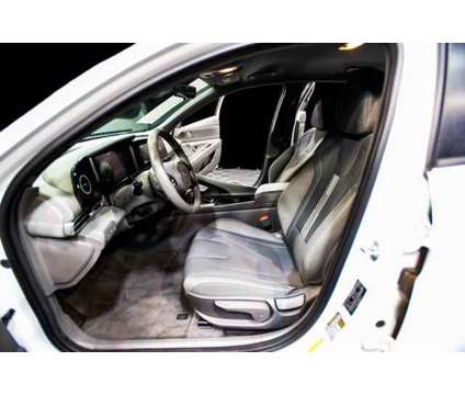 2023 Hyundai Elantra SEL is a White 2023 Hyundai Elantra Sedan in Peoria AZ