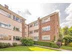 3 Bedroom Flat for Sale in Holders Hill Road