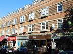 2 bed flat to rent in St. James Road, KT6, Surbiton